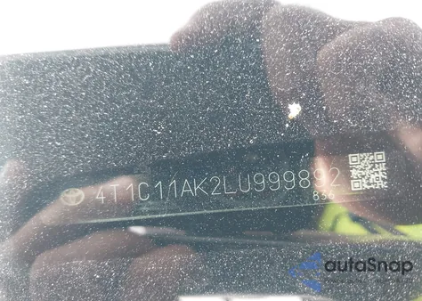 2020 Toyota Camry Le из США, поврежденный, VIN 4T1C11AK2LU999892